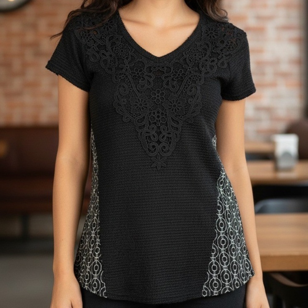 Daytrip Black Lace Crochet V Neck Short Sleeve Tunic Top Women's‎ Size S